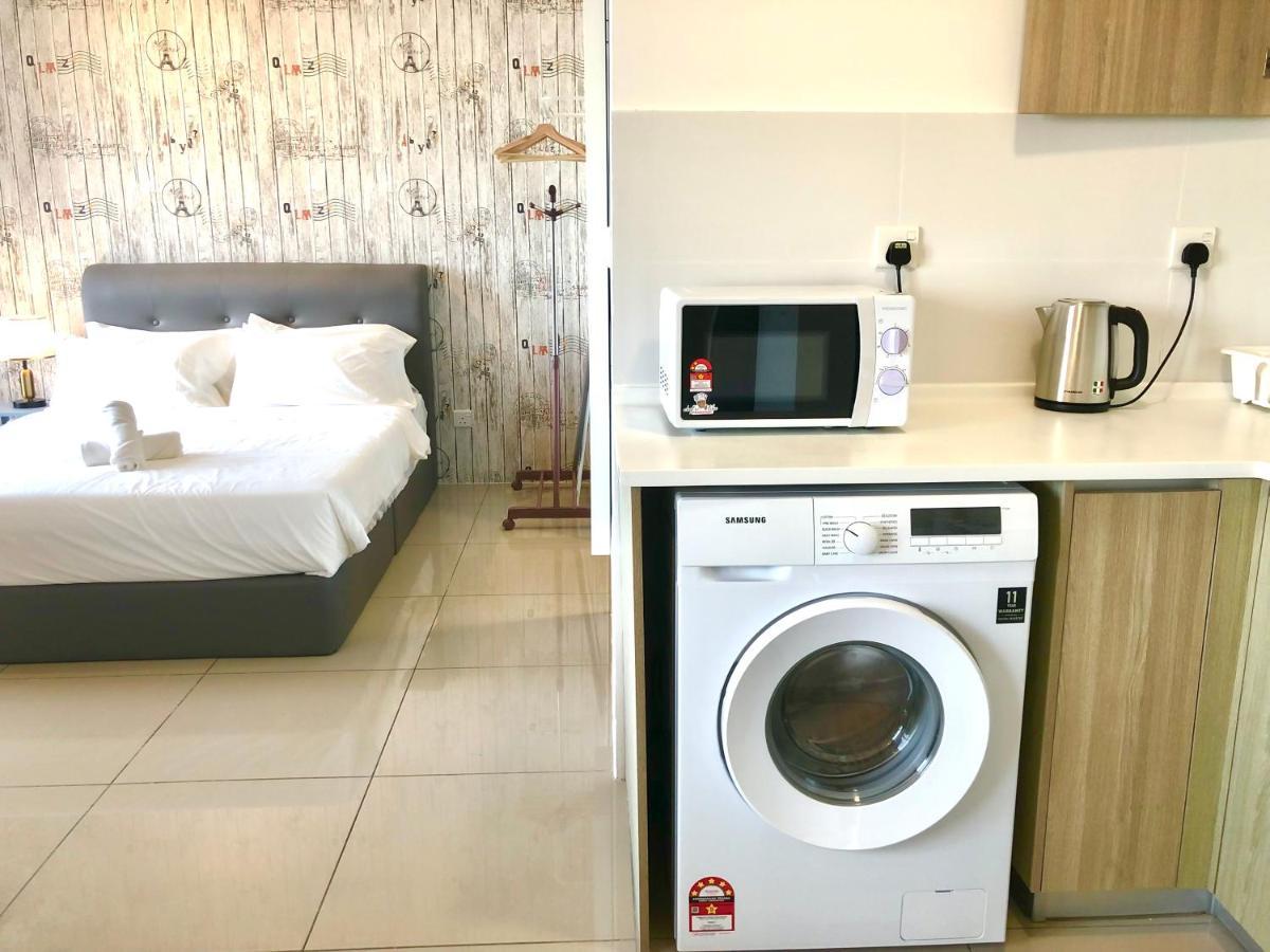 Tropicana 218 Macalister Netflix Unit By Blue Sky Holidays George Town Esterno foto