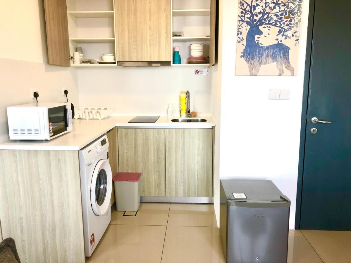 Tropicana 218 Macalister Netflix Unit By Blue Sky Holidays George Town Esterno foto