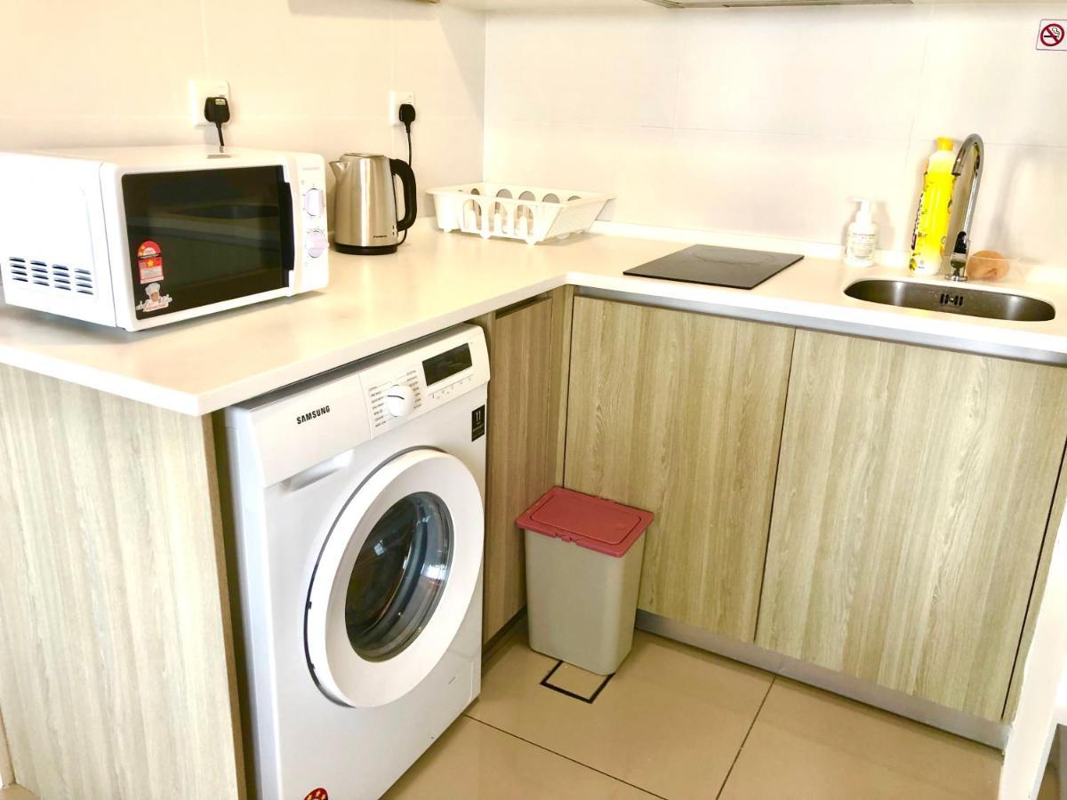 Tropicana 218 Macalister Netflix Unit By Blue Sky Holidays George Town Esterno foto