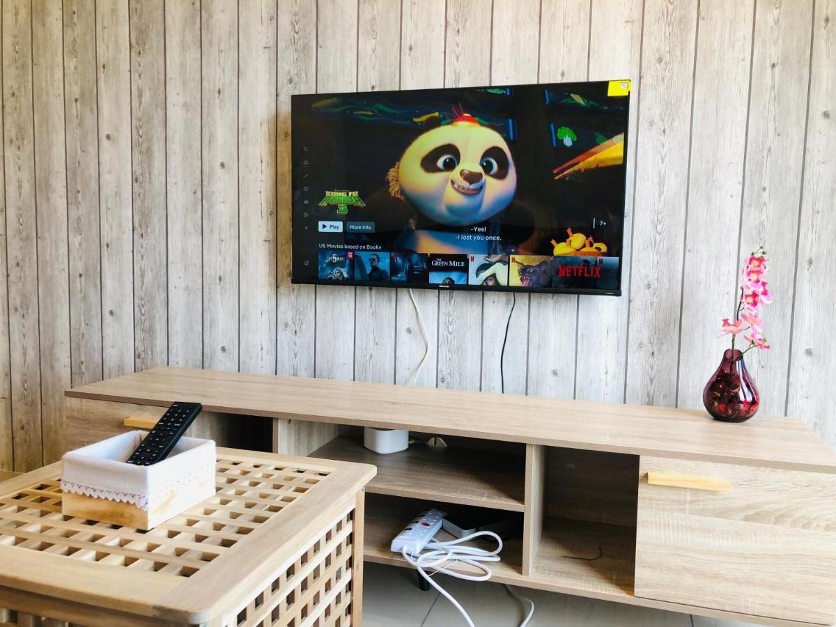 Tropicana 218 Macalister Netflix Unit By Blue Sky Holidays George Town Esterno foto