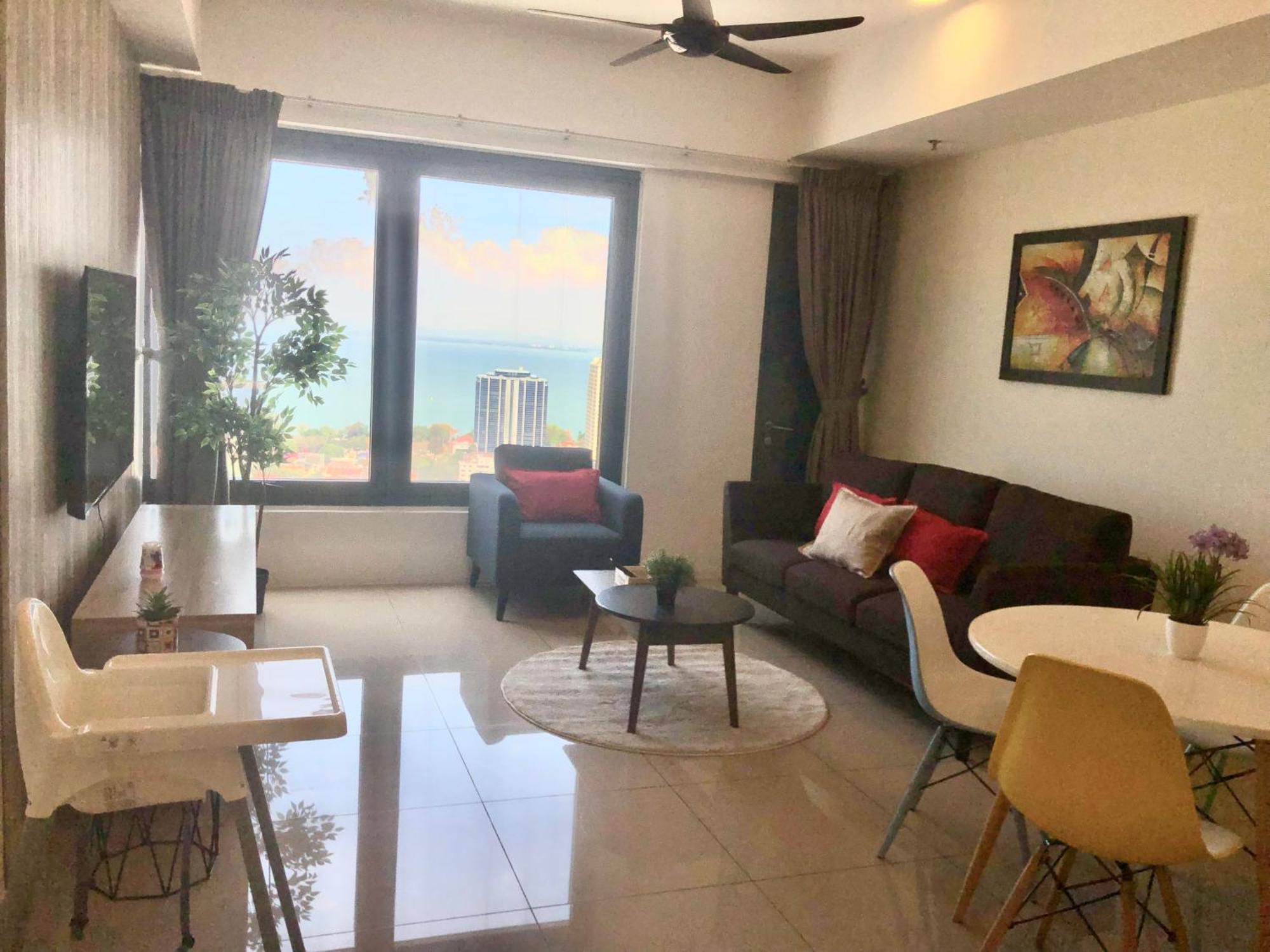 Tropicana 218 Macalister Netflix Unit By Blue Sky Holidays George Town Esterno foto
