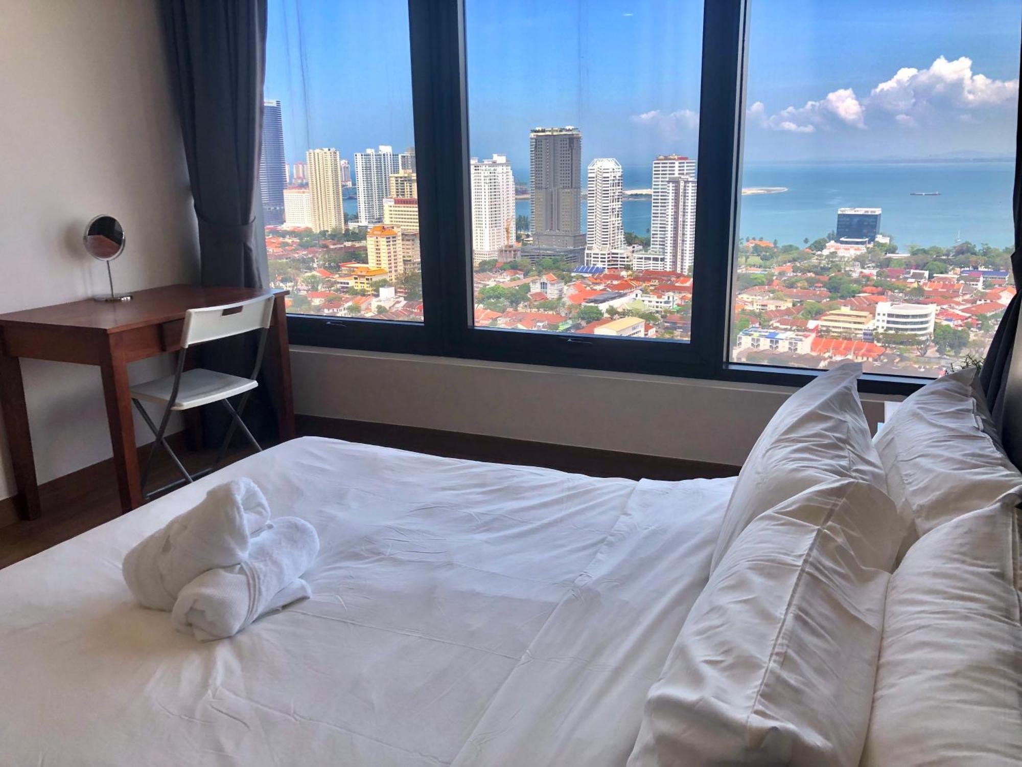 Tropicana 218 Macalister Netflix Unit By Blue Sky Holidays George Town Esterno foto